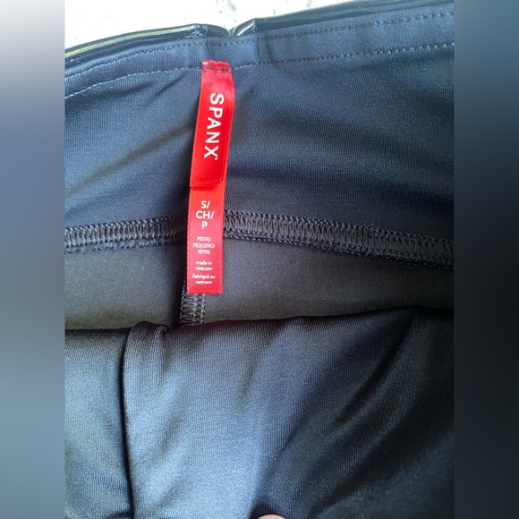 SPANX Faux Patent leather leggings NWT SM - Picture 4 of 11